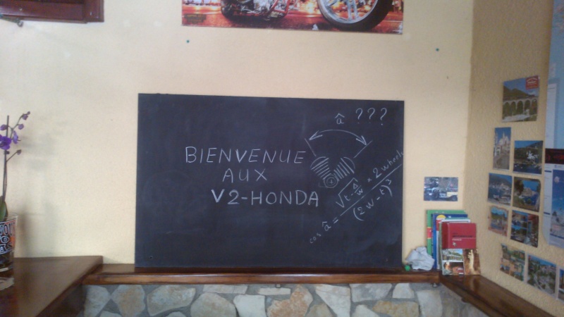 Souvenirs des rencontres V2 Honda Img_2010