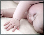 تغطية الأطفال الرضع بالملاءة قد تعرضهم للموت المفاجئ 1_656210