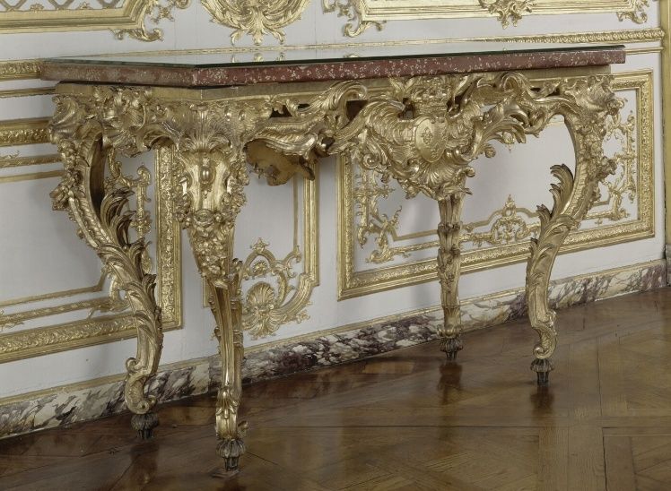 Exposition Louis XV à Fontainebleau en 2016 Table_10