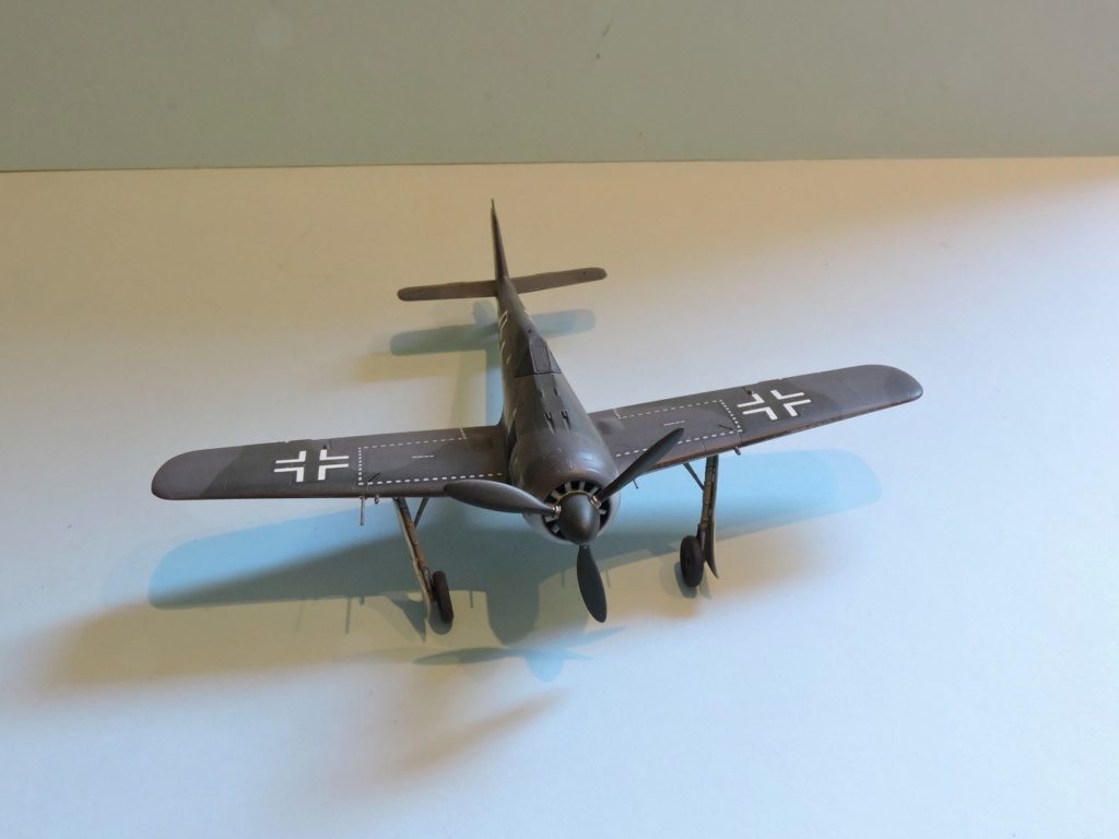 Zvezda Focke Wulf 190 A4 "FINIT" - Page 2 Focke_90
