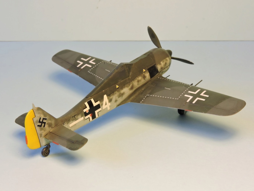 Zvezda Focke Wulf 190 A4 "FINIT" - Page 2 Focke_93