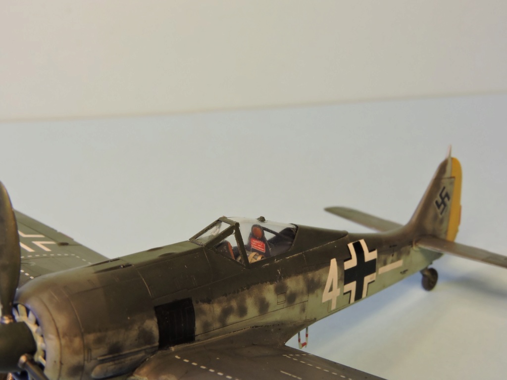 Zvezda Focke Wulf 190 A4 "FINIT" - Page 2 Focke_96