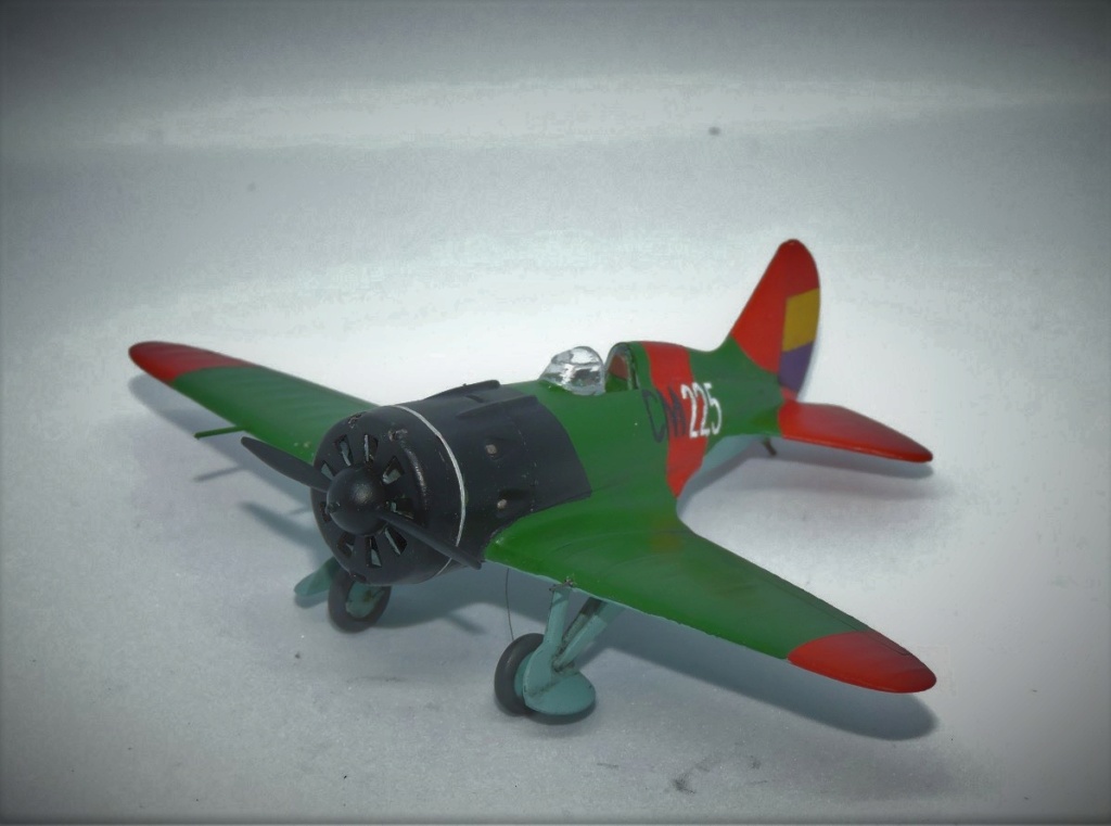 [Revell] 1/72 - POLIKARPOV I-16   (VINTAGE)  (mosca/rata) Polika42