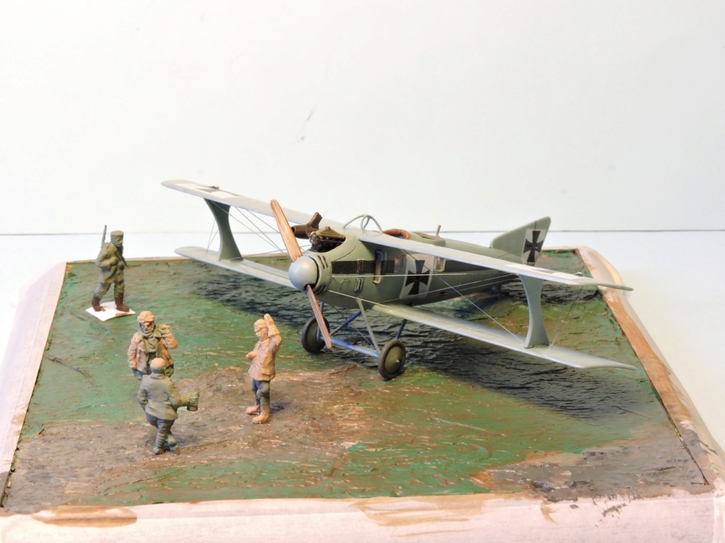  [ Histoire et Maquettes ] Montage en commun La Jasta 28  - Page 10 Roland66