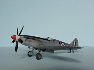 [airfix]SPITFIRE PR 19 Sptifi18