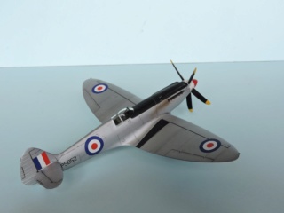 [airfix]SPITFIRE PR 19 Sptifi23