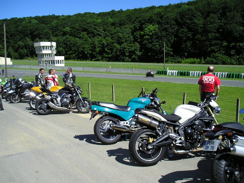 29/05/2009 : roulage circuit Folembray avec Moto Revue P1010010