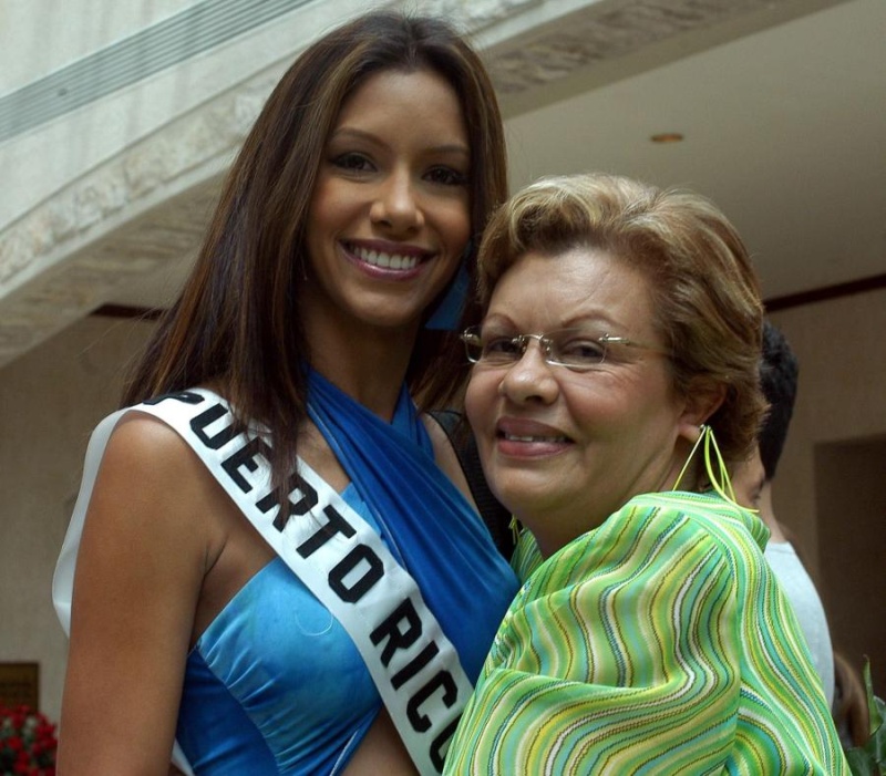 Former Miss Universe's contestant mother..... Murdered!!! 39367110