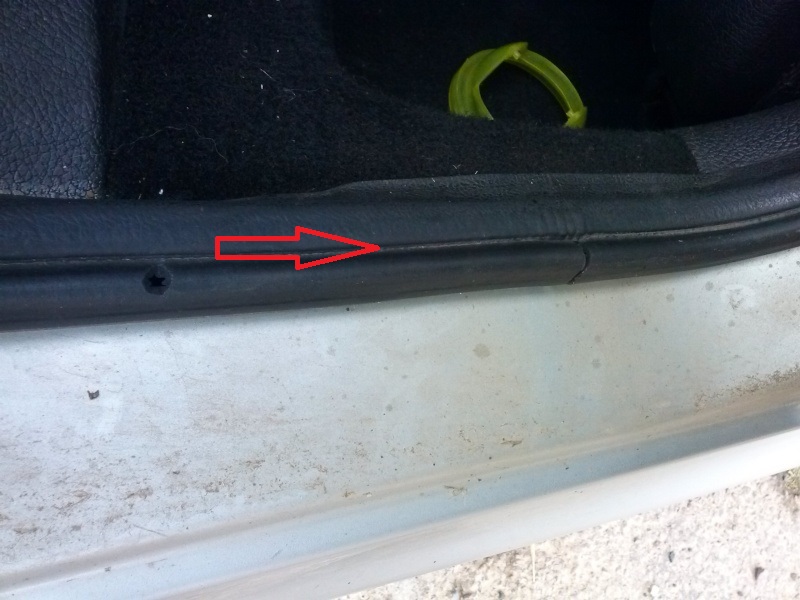 Humidité dans la voiture - Page 2 Cam00910