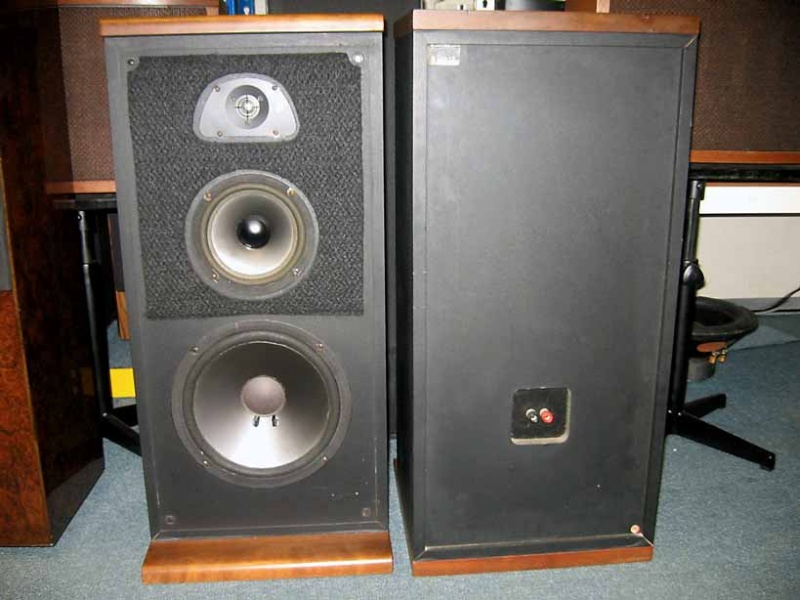 Acoustic Research TSW-510 speakers (Used) SOLD Acoust10