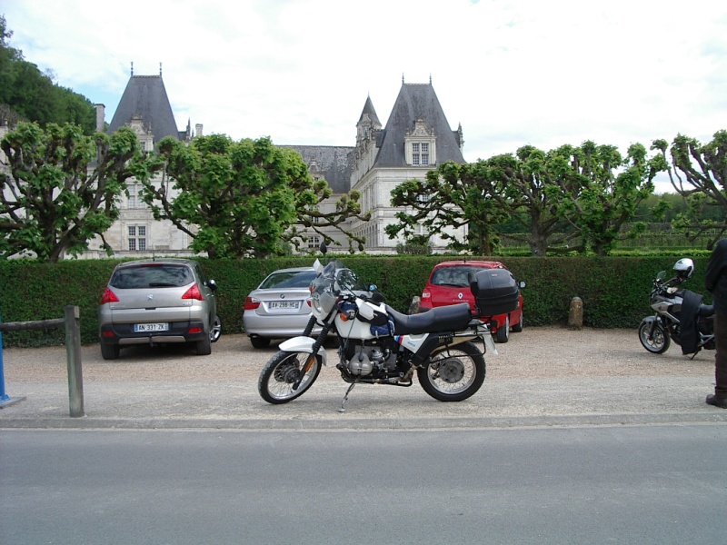 Photos de vous et de votre moto devant ....un château  - Page 11 Imgp1514
