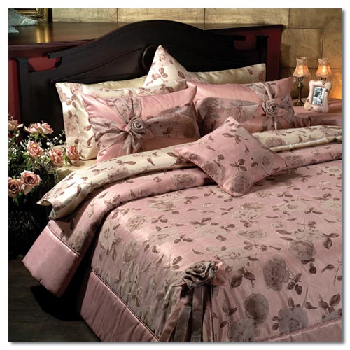 يرغان سرير بلون الوردى الجميل 08042611