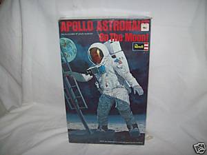 REVELL 1/8 Apollo Astronaut on the Moon Borlk810