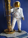 REVELL 1/8 Apollo Astronaut on the Moon Revl_a10