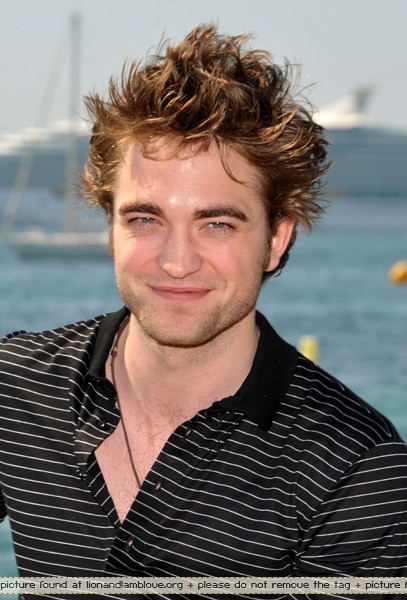 Photocall de Robert Pattinson à Cannes Robert14