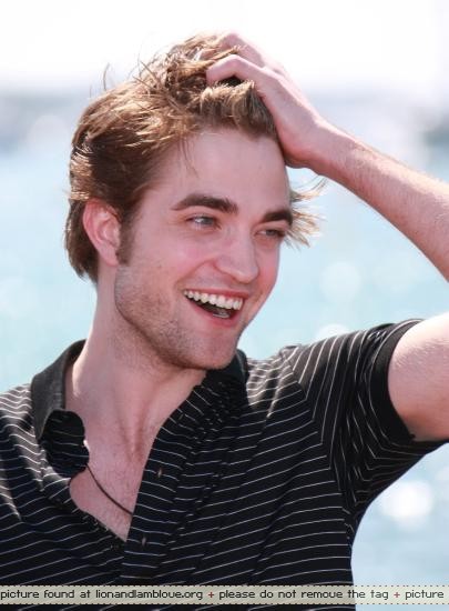 Photocall de Robert Pattinson à Cannes Robert18