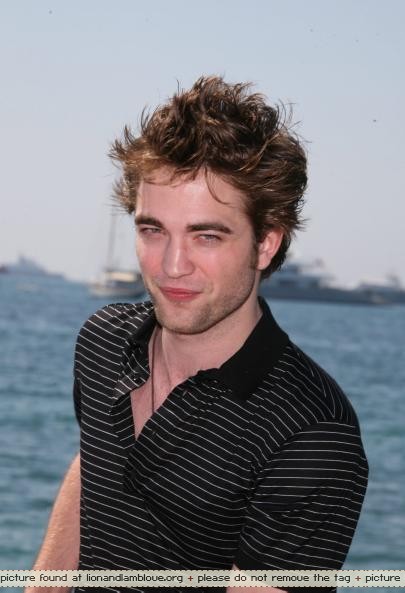 Photocall de Robert Pattinson à Cannes Robert19