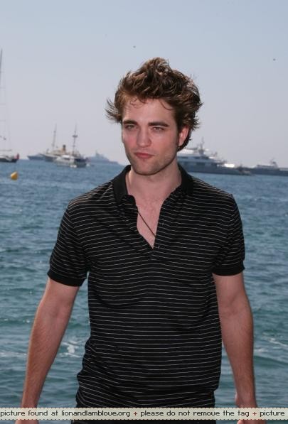 Photocall de Robert Pattinson à Cannes Robert20