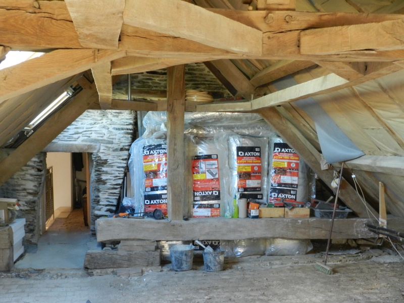 Deux nouveaux poteaux en chêne pour l'escalier Vauvyr20