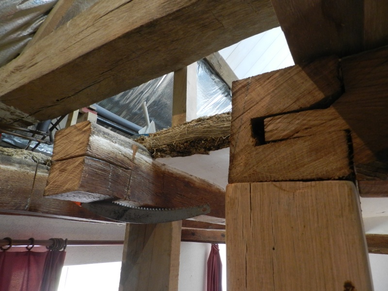 Deux nouveaux poteaux en chêne pour l'escalier Vauvyr21
