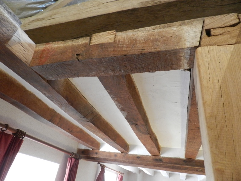 Deux nouveaux poteaux en chêne pour l'escalier Vauvyr22