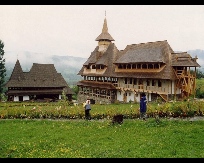 Mănăstirea Bârsana din judetul Maramureş. Clip_227