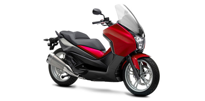 le futur maxi scoot honda qui ne ressemble plus trop a un scoot............... Honda10