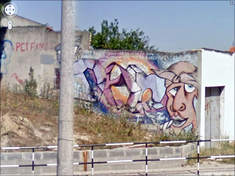 STREET VIEW : graffitis et tags vus de la Google Car Sans_t41