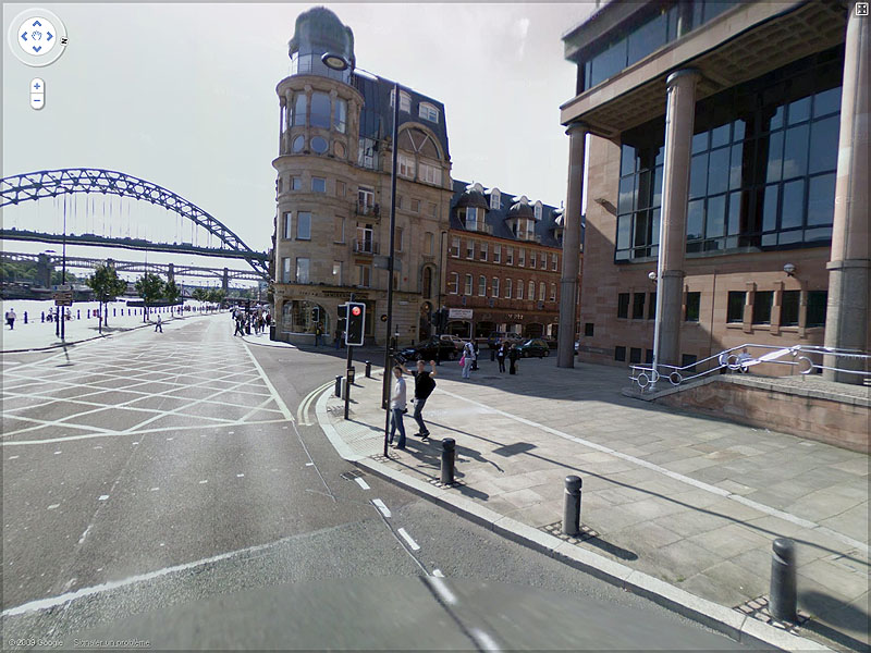 STREET VIEW : un coucou à la Google car  Sans_t56