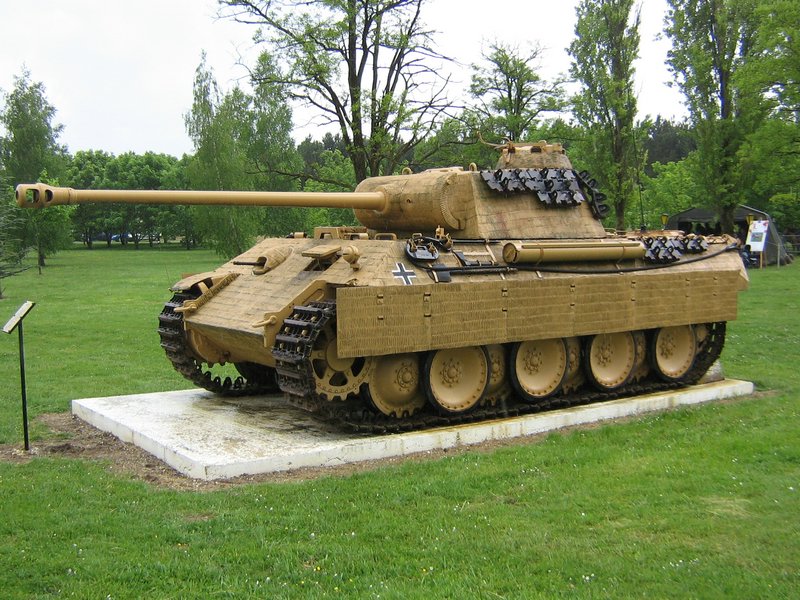 Panther d apres guerre Mourme10