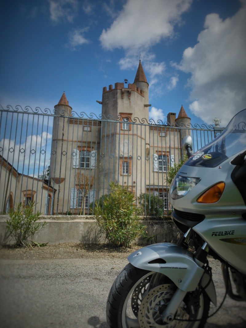 Photos de vous et de votre moto devant ....un château  - Page 10 Dsc_0413