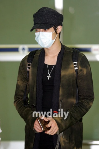 Kim Hyun Joong is recovered from H1n1 virus. 20090920