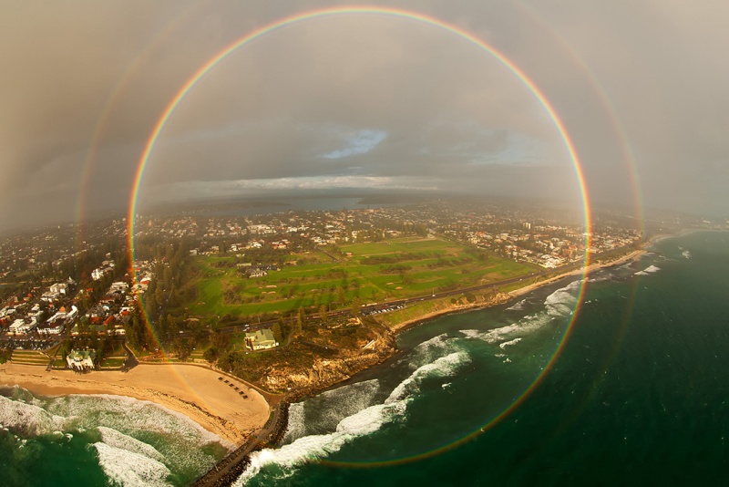 De l'origine des arcs en ciel... - Page 2 Rainbo10