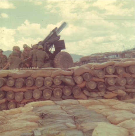 Obusier M114A1 Howitzer 155mm 3010