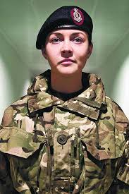 Our girl - Molly une femme au combat Ourgir11