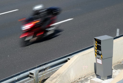 Il se rend à un stage de récupération de points à plus de 200 km/h 32567610