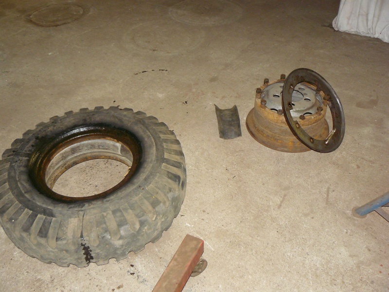 Méthode de démontage des pneus sur jante de combat dodge WC P1160312