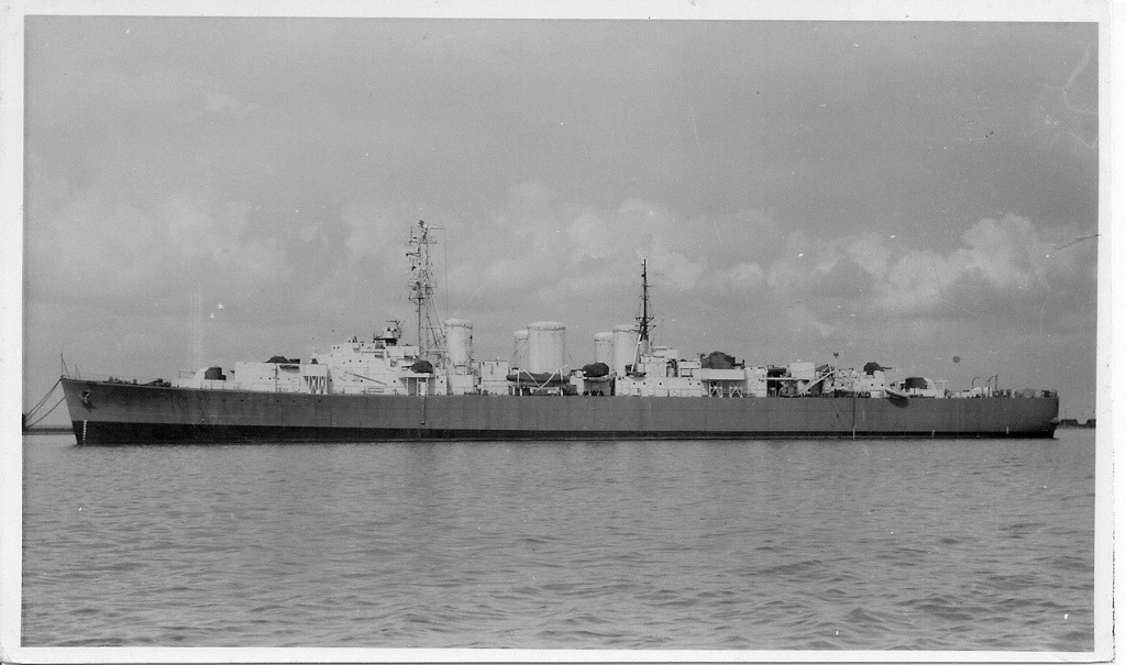 CROISEURS DE LA ROYAL NAVY ET DU COMMONWEALTH - Page 21 11-40410