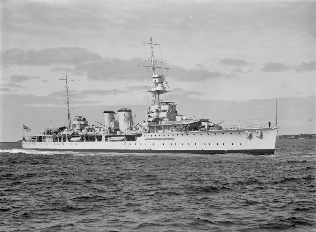 CROISEURS DE LA ROYAL NAVY ET DU COMMONWEALTH - Page 21 Aa-xx-10