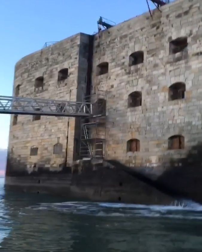 Travaux 2016 au Fort Boyard : Création d'un 2e accès depuis la plate-forme Azazaz10