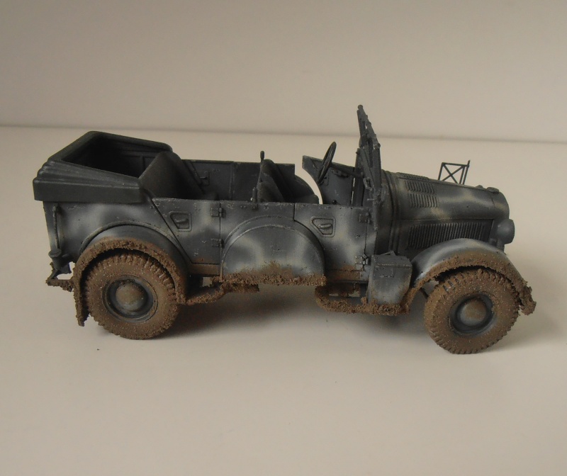 Horch kfz 15 " La panne " ( italeri, 1/35eme ) - Page 2 P3280412