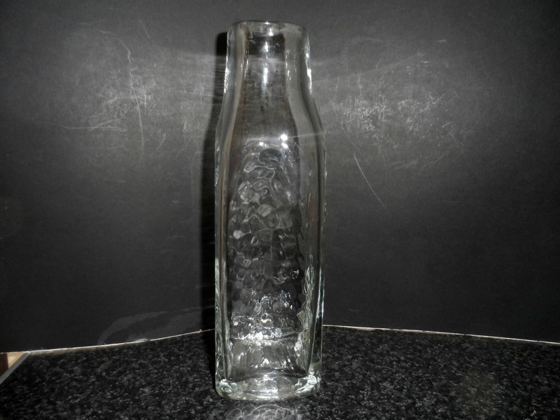 Clear glass vase identification help needed. Sam_6410