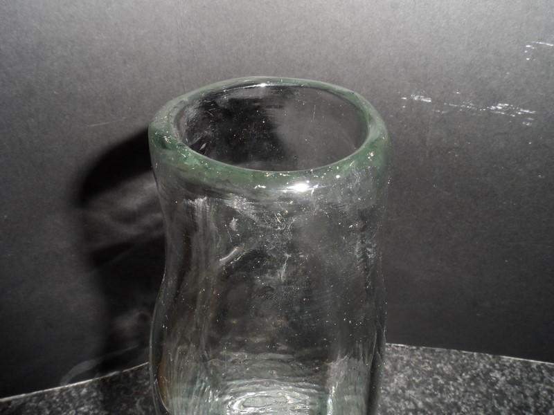 Clear glass vase identification help needed. Sam_6411