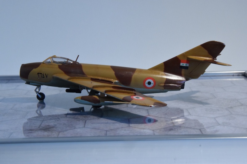 MiG-17F "Fresco C" - 1/72 - AZ Model 08011
