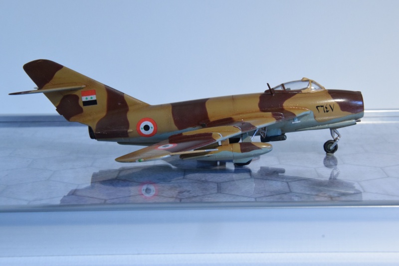 MiG-17F "Fresco C" - 1/72 - AZ Model 08611