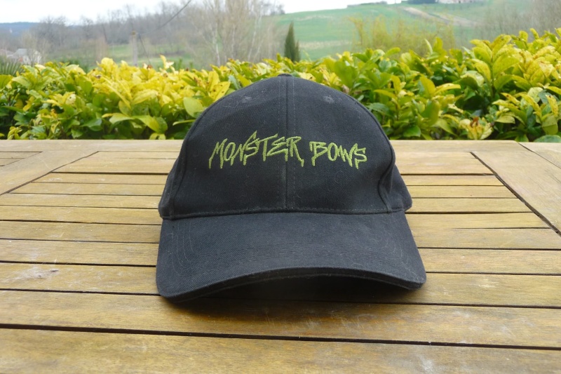 Vends casquette MONSTER BOWS Face13