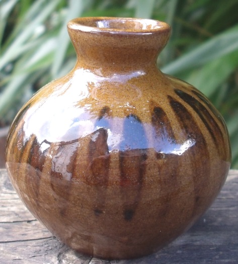 Earthenware miniature vase  Min_a10
