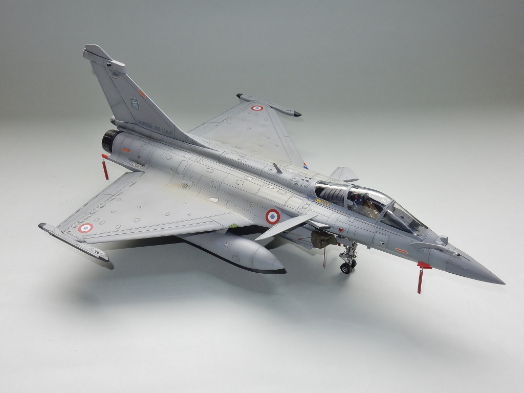 [Hobbyboss] 1/48 - Dassault Rafale C "Normandie-Niémen" opération "Serval" 2013 Dscn1520
