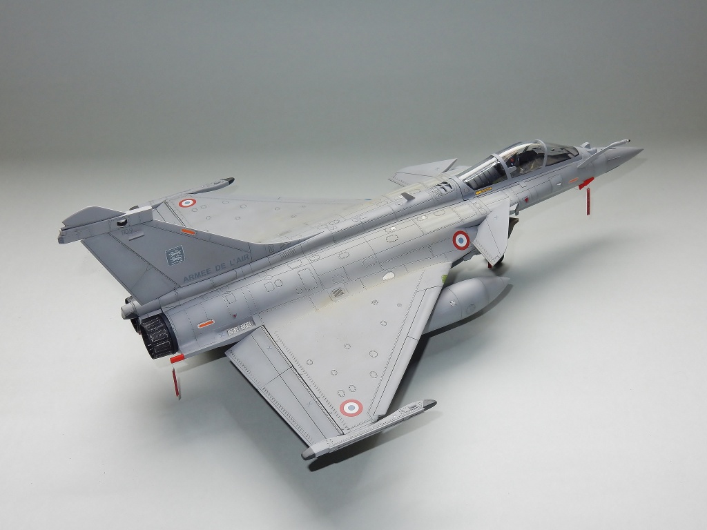 [Hobbyboss] 1/48 - Dassault Rafale C "Normandie-Niémen" opération "Serval" 2013 Dscn1522