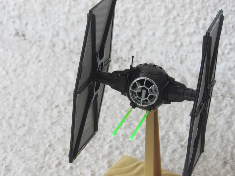 TIE Fighter First Order 1/72 Bandai Img_0411